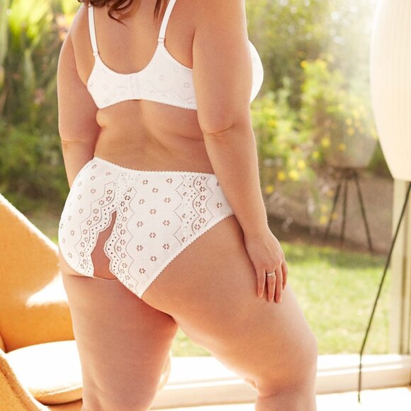 NWT SavageXFenty White Bombshell Broderie Lace Halter Bralette and Panty Set - Picture 2 of 3